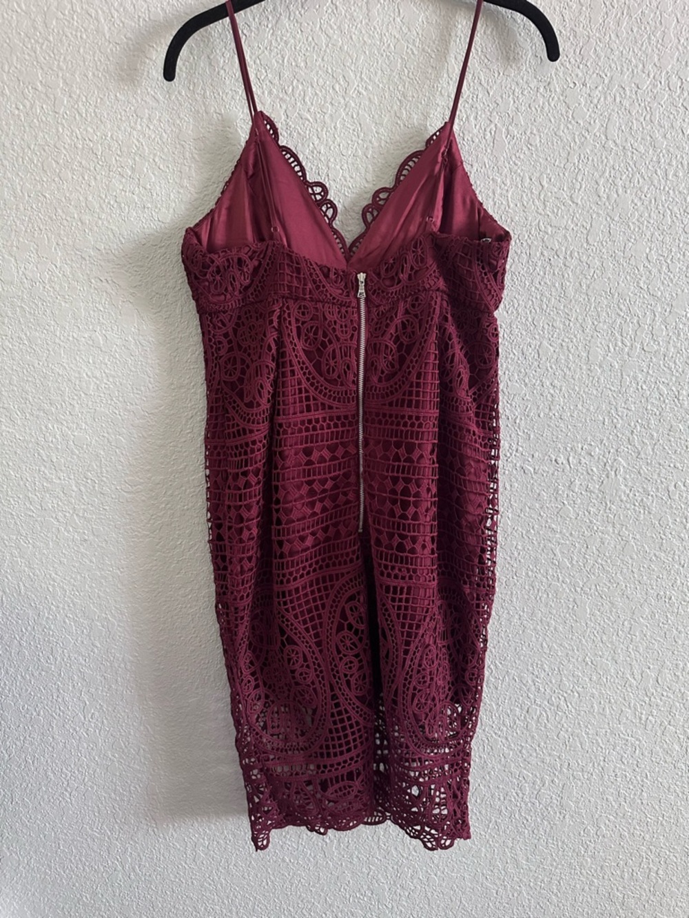 Bardot Versailles Burgundy Crochet Lace Cocktail Dress NWT Size 8 - Picture 5 of 13